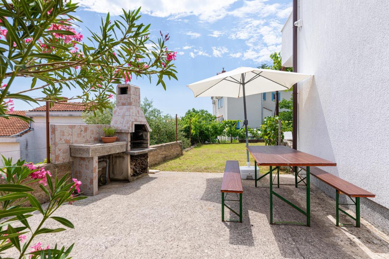 Apartments Vjeko Кърк Екстериор снимка
