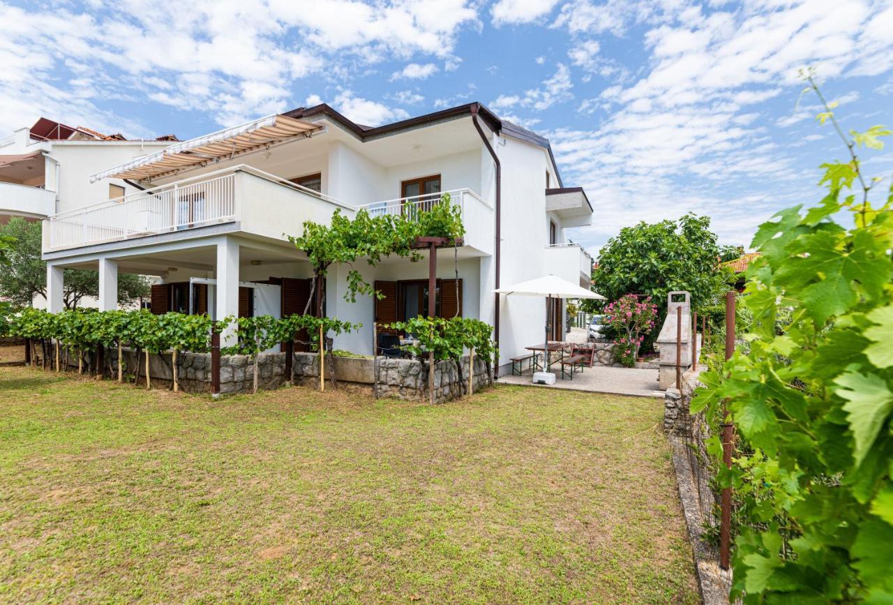 Apartments Vjeko Кърк Екстериор снимка